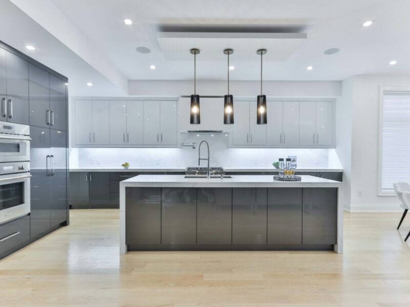 Smart, stylish, and space-saving kitchen solutions customized to your lifestyle.